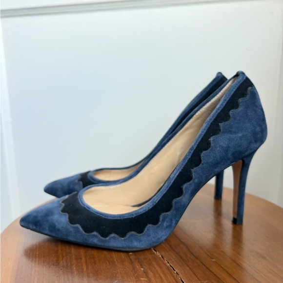Ann Taylor Navy Suede Scalloped Pumps, Size 5.5 - Picture 3 of 4